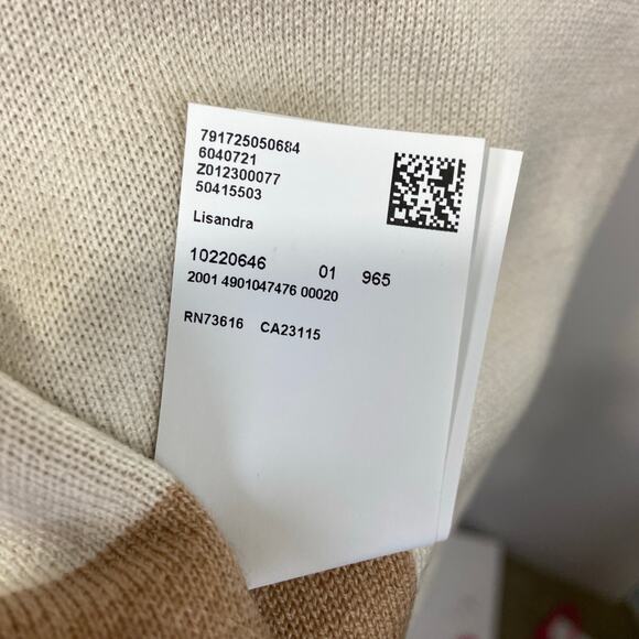 Boss Hugo Boss Reversible Poncho in Wool With Striped Border - Picture 11 of 12